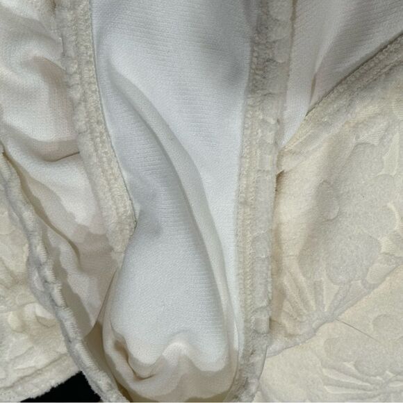 Cupshe Plunge Halter Cutout One Piece Swimsuit Cream Women’s Medium - Picture 3 of 4